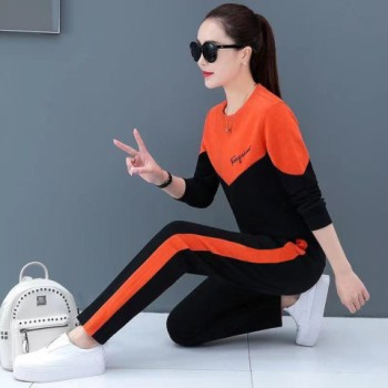 Round -neck sportswear Set female 2022 spring and autumn new loose running uniform contrasting casual two -piece women's fashion tide
